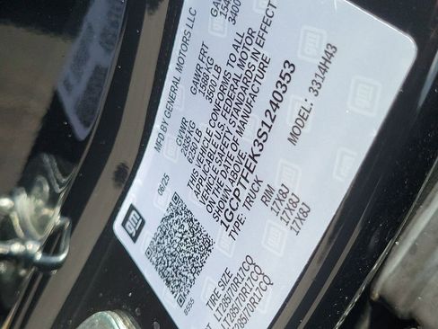 Used 2025 Chevrolet Colorado ZR2 AWD/4WD image 33