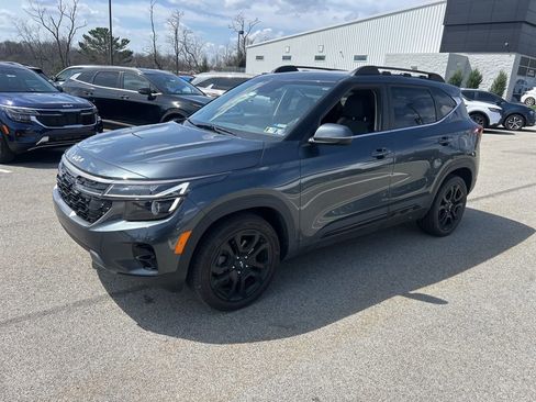 Certified 2024 Kia Seltos X-Line image 3