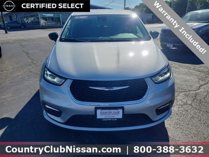 Used 2024 Chrysler Pacifica Touring-L