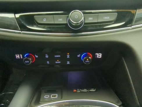 Used 2023 Buick Enclave Essence FWD image 19