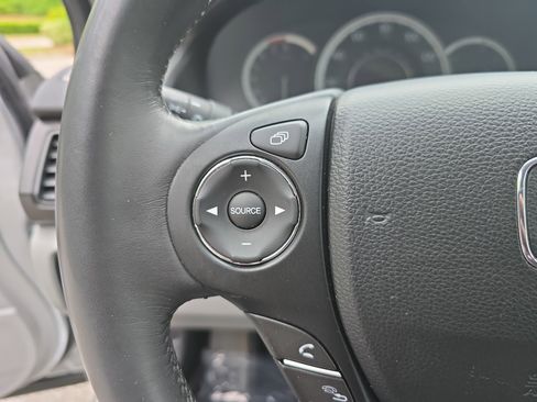Used 2015 Honda Accord EX-L image 19