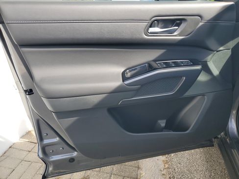 New 2026 Nissan Pathfinder SL w/ SL Premium Package image 15