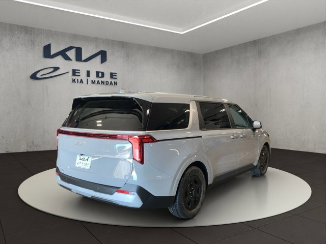New 2027 Kia Carnival FWD image 5
