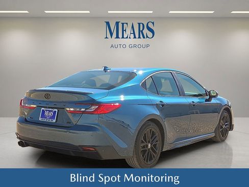 Used 2026 Toyota Camry SE w/ Convenience Package image 6