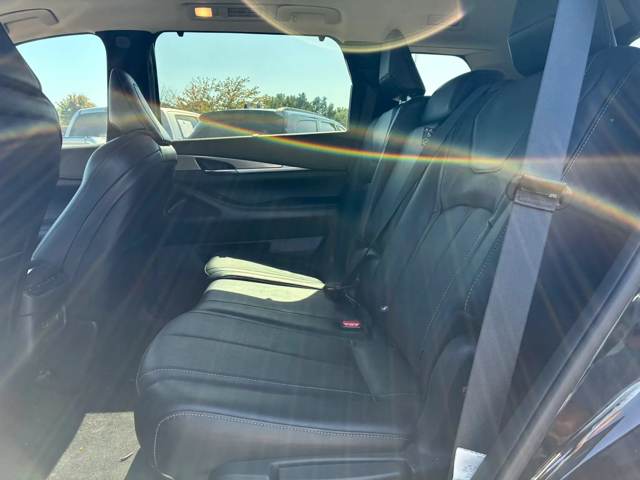 Used 2023 INFINITI QX60 Luxe FWD image 5