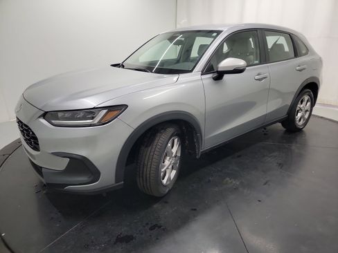 Certified 2023 Honda HR-V LX image 3