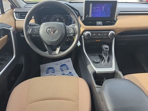 Used 2024 Toyota RAV4 LE image 19