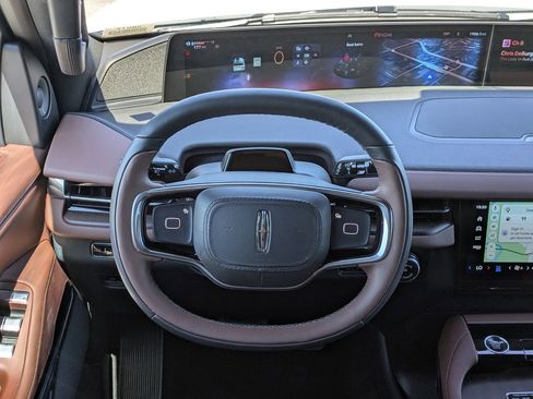 Used 2025 Lincoln Navigator Reserve AWD/4WD image 17