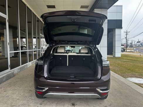 Used 2022 Buick Envision Avenir w/ Technology Package II image 21