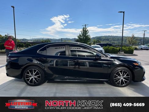 Used 2023 Toyota Camry SE FWD image 18