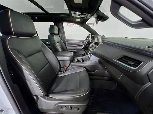 Used 2023 GMC Yukon SLT w/ SLT Premium Package image 43