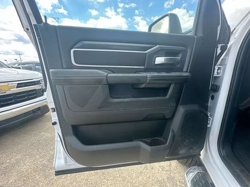 Used 2025 RAM 2500 Big Horn AWD/4WD image 24