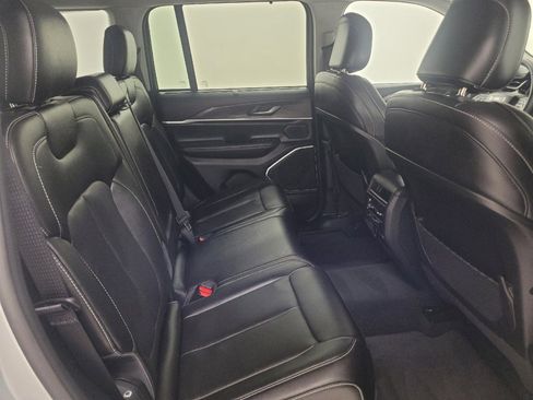 Used 2023 Jeep Grand Cherokee 4WD 4xe w/ Luxury Tech Group II image 19