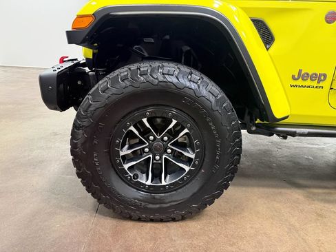 Used 2024 Jeep Wrangler Unlimited Rubicon AWD/4WD image 90