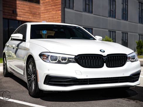 Used 2019 BMW 530e xDrive w/ Convenience Package AWD/4WD image 19