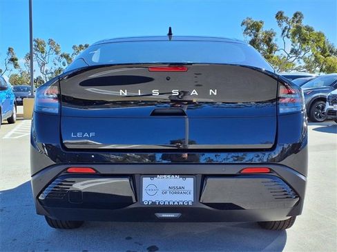 New 2026 Nissan Leaf image 9