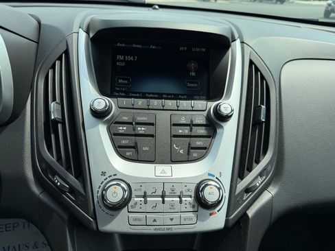 Used 2017 Chevrolet Equinox LT AWD/4WD image 26