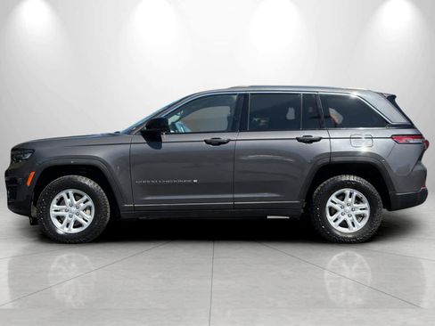Used 2023 Jeep Grand Cherokee Laredo w/ Luxury Tech Group I AWD/4WD image 5