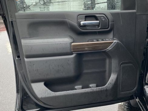 Used 2021 Chevrolet Silverado 2500 LT w/ Convenience Package image 11