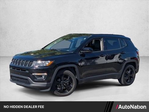Used 2019 Jeep Compass Latitude FWD image 1