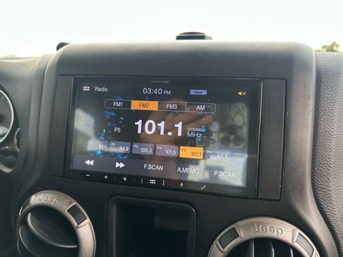 Used 2015 Jeep Wrangler Sport w/ Connectivity Group image 33