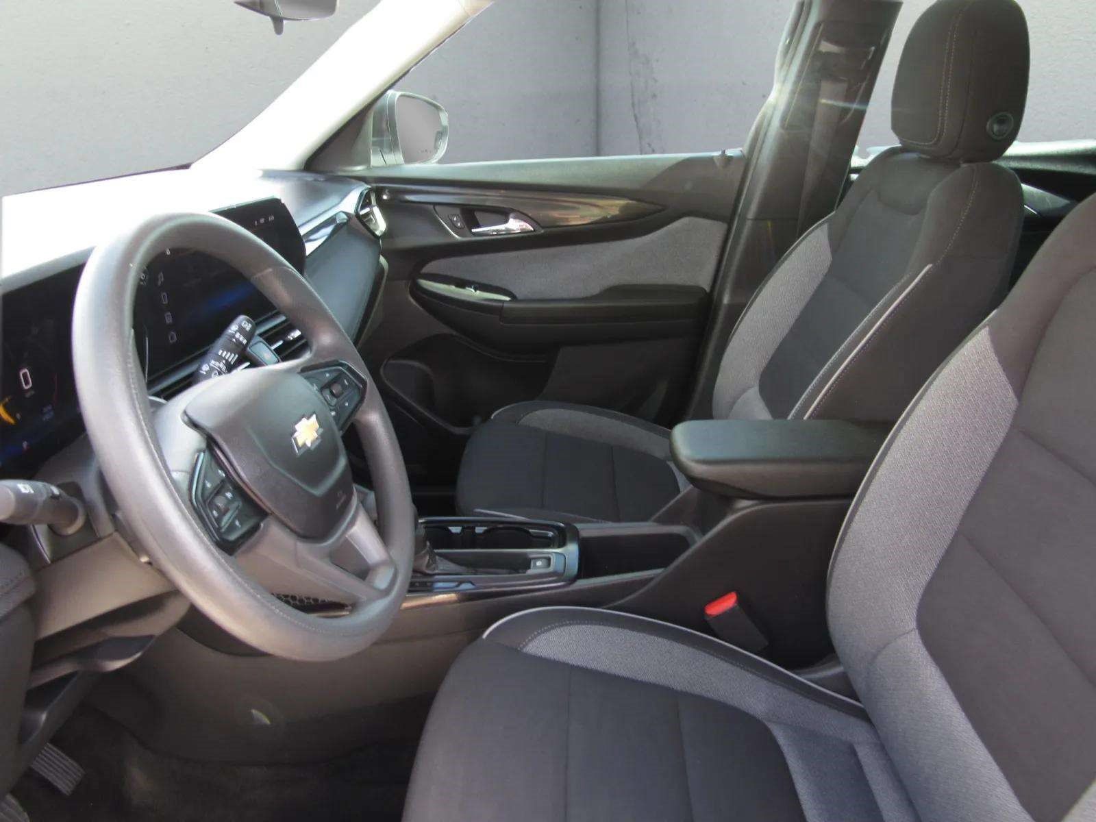 Used 2026 Chevrolet TrailBlazer LS w/ LS Confidence Package FWD image 11