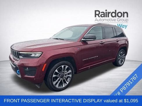 Used 2023 Jeep Grand Cherokee Overland w/ Luxury Tech Group IV AWD/4WD image 3