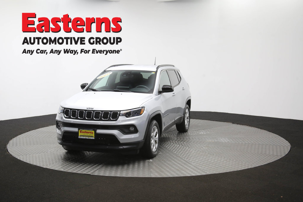Used 2024 Jeep Compass Latitude AWD/4WD image 57
