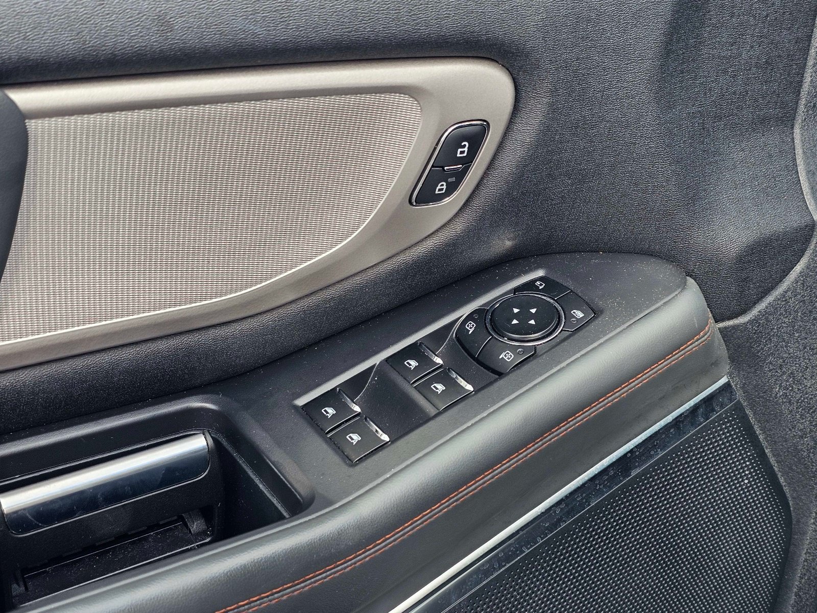 Used 2025 Ford Expedition Max Active AWD/4WD image 16