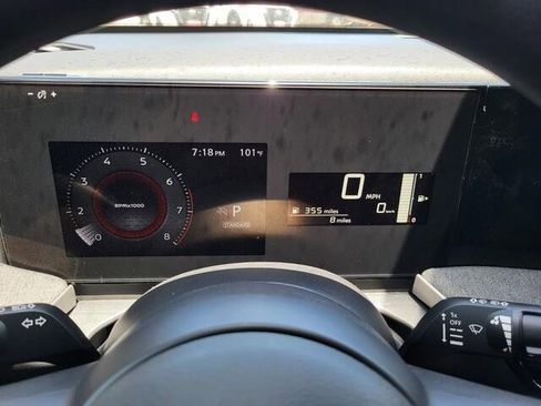 New 2025 Nissan Kicks SV w/ Illumination Package image 8