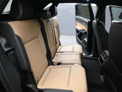 Used 2021 Volkswagen Atlas Cross Sport SE FWD image 29