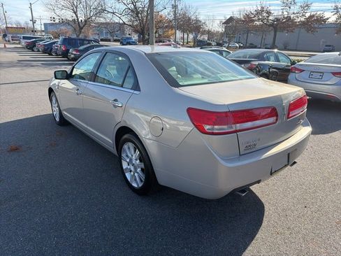 Used 2010 Lincoln MKZ image 5