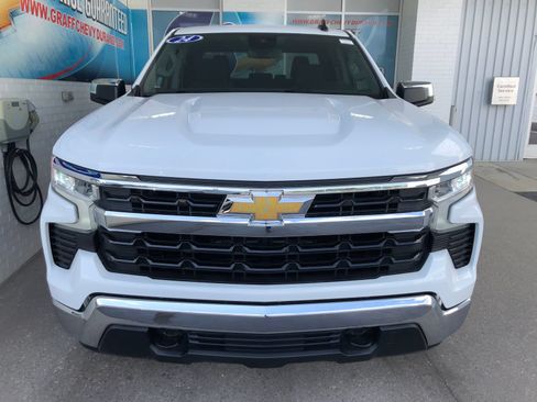 Used 2024 Chevrolet Silverado 1500 LT AWD/4WD image 2