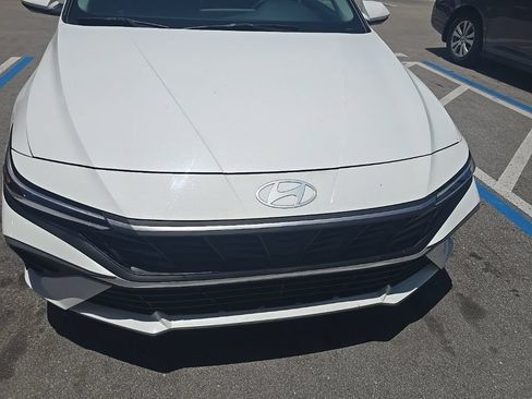 Used 2024 Hyundai Elantra SEL FWD image 8