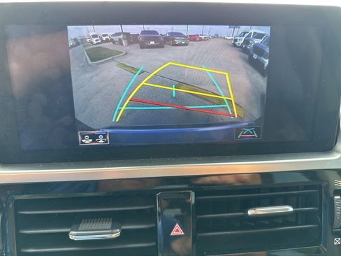 Used 2022 Lexus GX 460 Premium w/ Accessory Package image 27