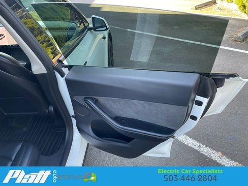 Used 2022 Tesla Model Y Performance image 45