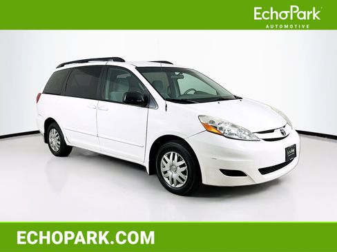 Used 2009 Toyota Sienna CE image 1