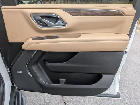 Used 2022 Chevrolet Tahoe Premier w/ Premium Package image 39