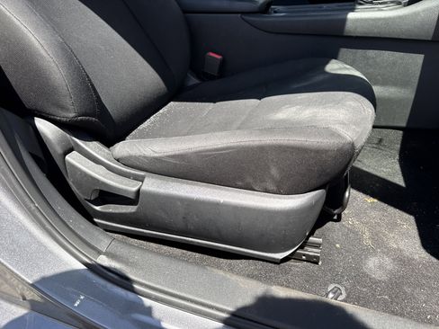 Used 2025 Nissan Sentra S image 22