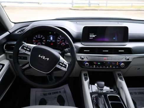 Used 2022 Kia Telluride S image 12