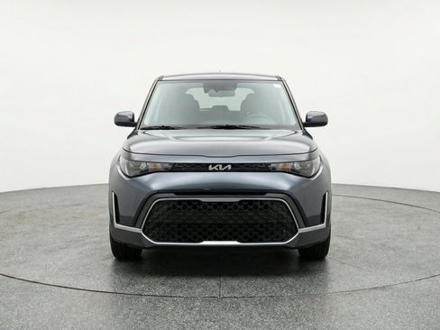 Used 2025 Kia Soul LX w/ LX Technology Package FWD image 2