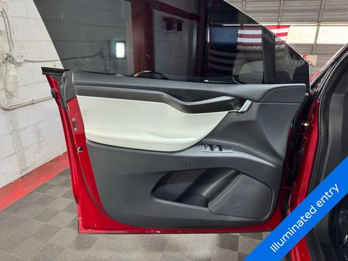 Used 2018 Tesla Model X P100D image 11