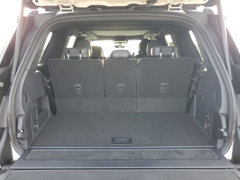 New 2026 Lincoln Navigator Reserve w/ Jet Appearance Package image 32