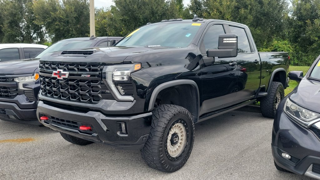 Used 2024 Chevrolet Silverado 2500 ZR2 w/ Technology Package AWD/4WD image 1