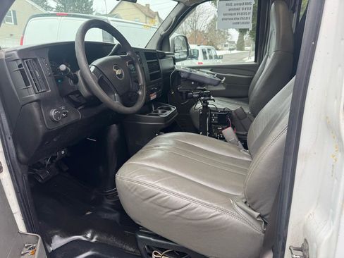 Used 2008 Chevrolet Express 3500 image 16