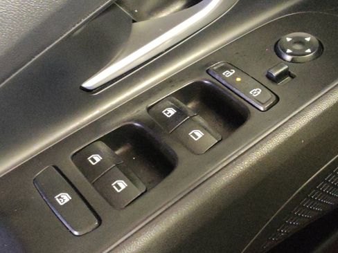 Used 2025 Hyundai Elantra SE FWD image 27