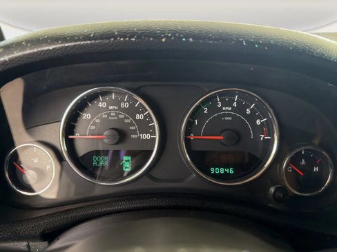 Used 2014 Jeep Wrangler Unlimited Sport w/ Connectivity Group AWD/4WD image 11