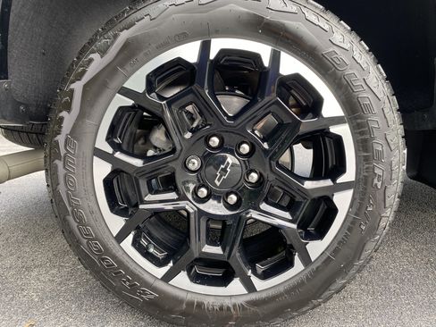 Used 2026 Chevrolet Colorado Z71 w/ Technology Package AWD/4WD image 43