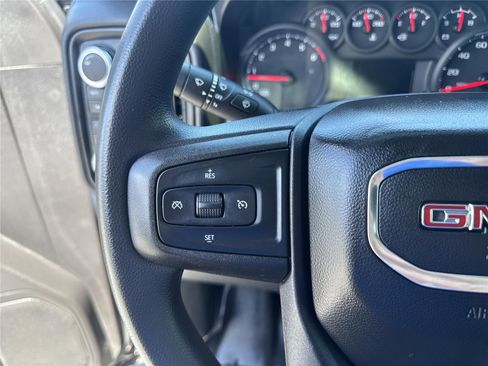 Used 2021 GMC Sierra 1500 4x4 Crew Cab w/ Sierra Value Package image 21
