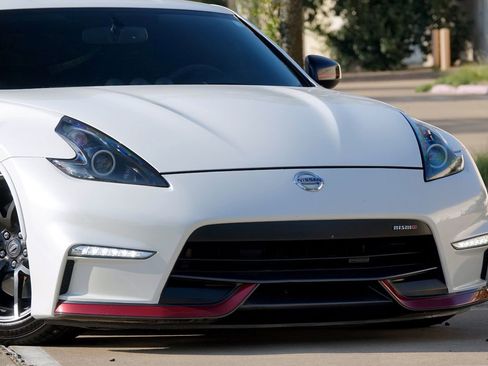 Used 2018 Nissan 370Z NISMO image 15